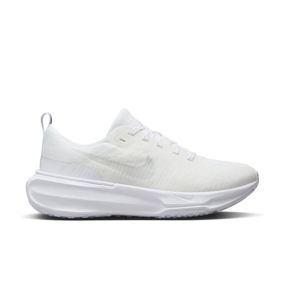 The Women's Invincible 3 provides maximum cushioning for Nike's most comfortable ride for everyday runs. Experience a breathable Flyknit upper and the robust platform of lightweight ZoomX foam that softens impact.